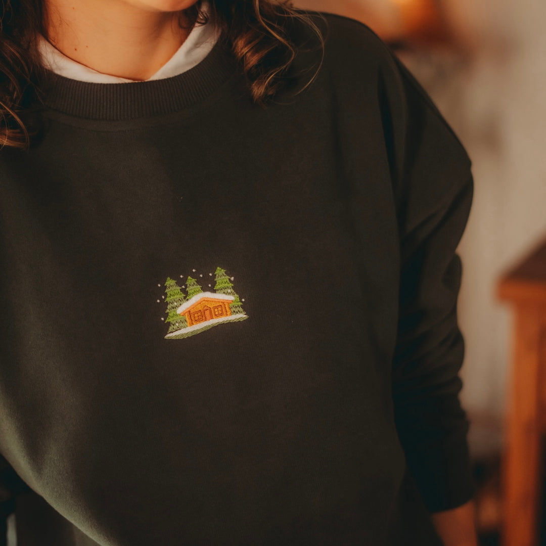 Snowy Cottage Sweatshirt - Haki