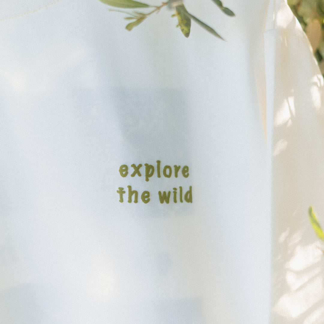 Explore The Wild Tshirt - Antik Beyaz
