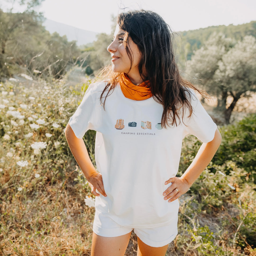 Camping Essentials Tshirt - Antik Beyaz