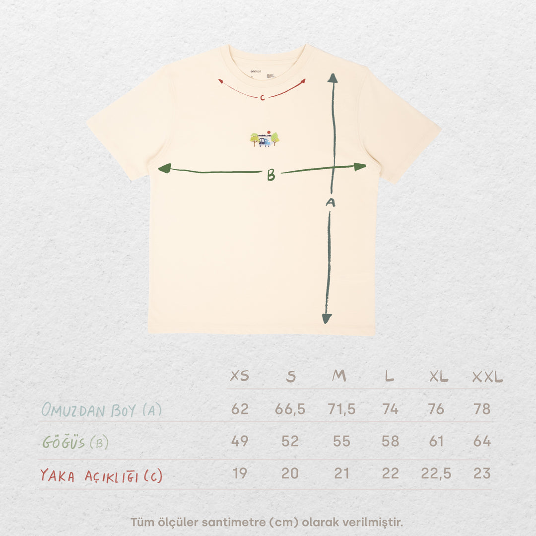Summer Road Trip Tshirt - Krem